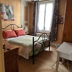 Bed And Birds *