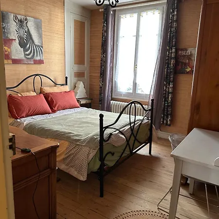 Bed And Birds *