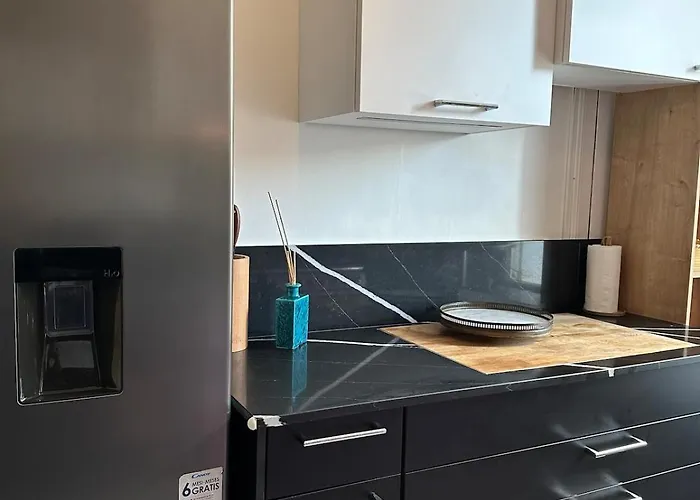 Villa Bed And Birds *